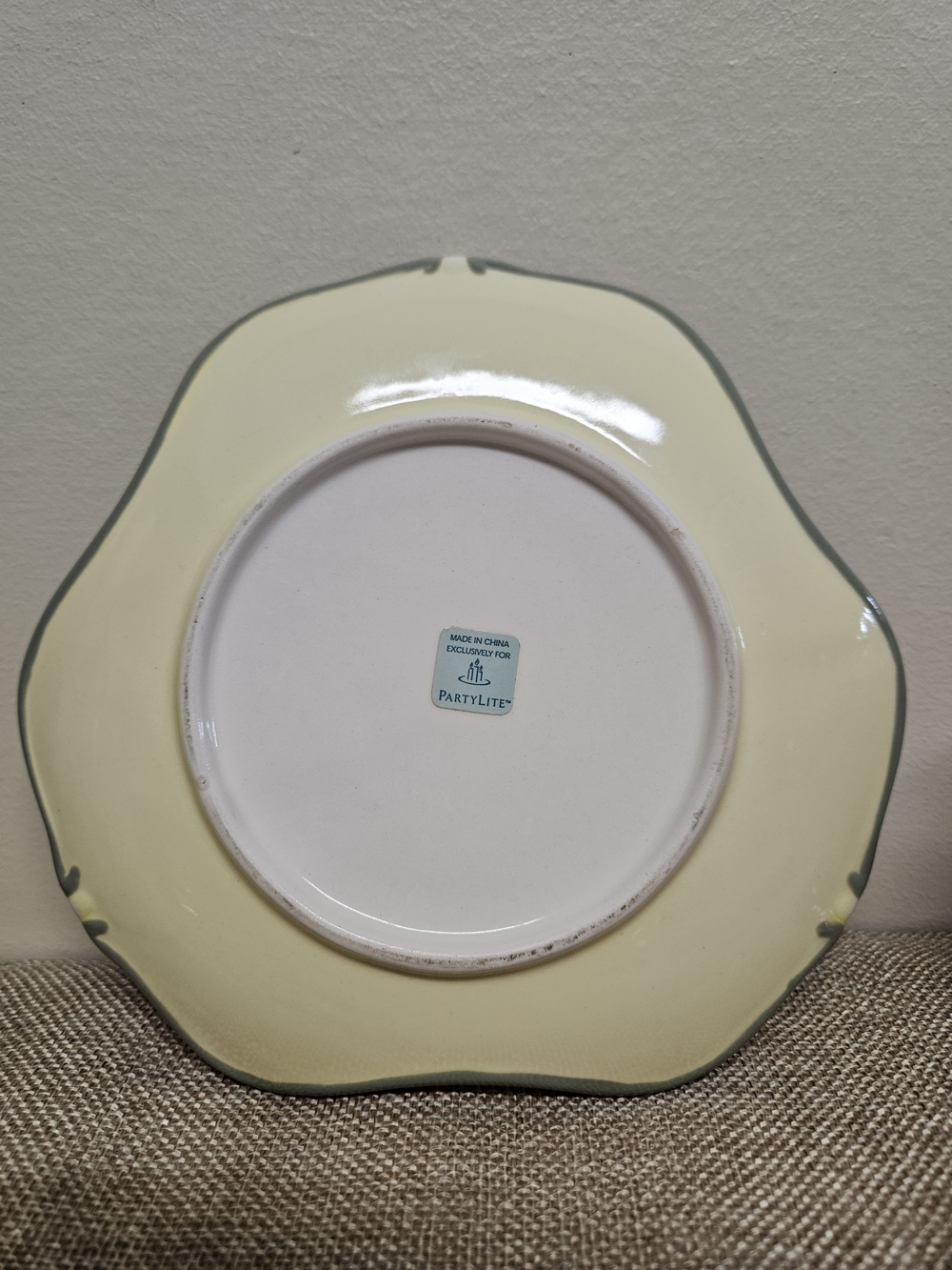 Partylite Strawberry Fields Candle Plate & Lamp Shade - Picture 3 of 9